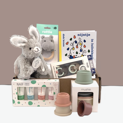 kraampakket cadeaubox baby zwanger geboorte kado giftbox kraamcadeau suprise box jongen meisje